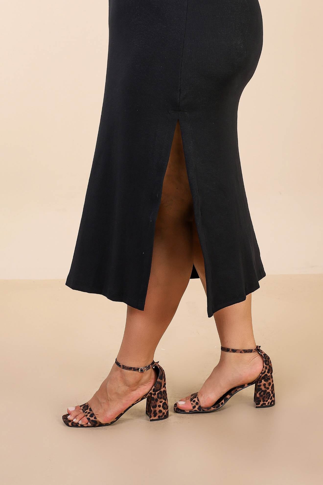 Vestido Midi Ribana Canelada com Fenda Lateral